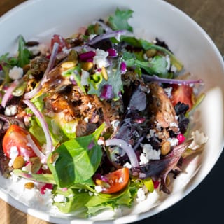 Avocado Salad con Carnitas